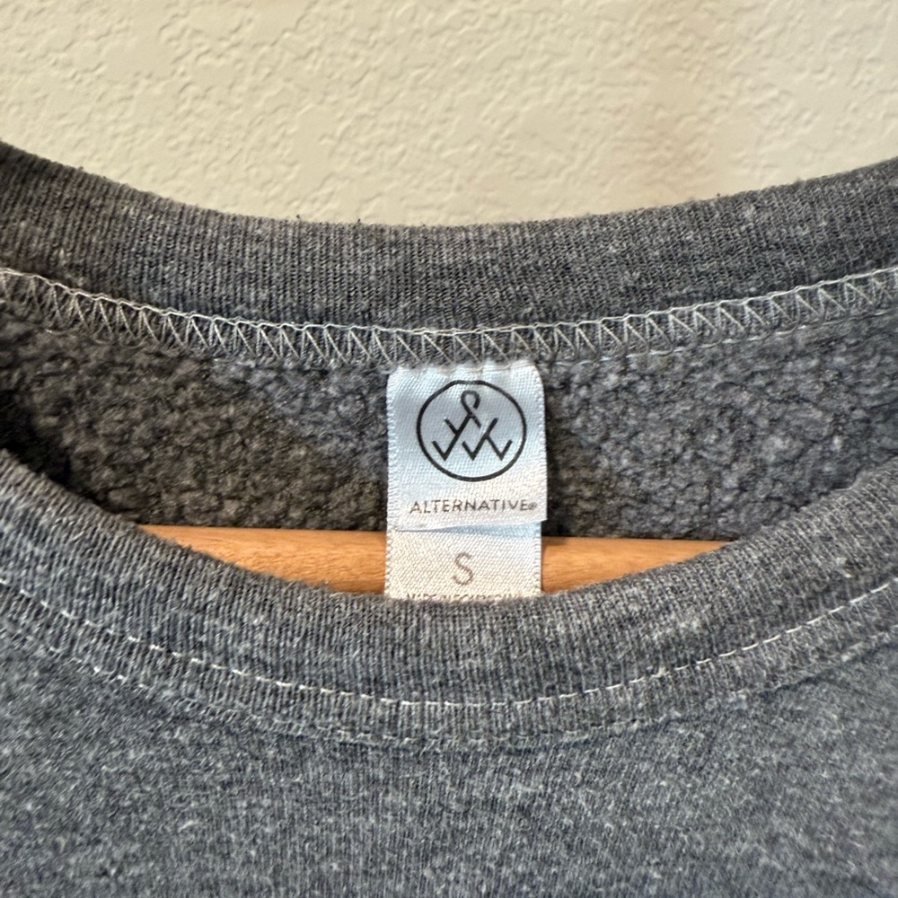 Alternative Men's Gray Sweater